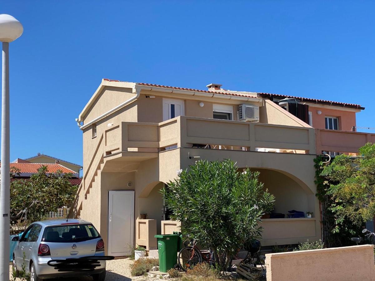 Beachfront Apartment Vir Εξωτερικό φωτογραφία