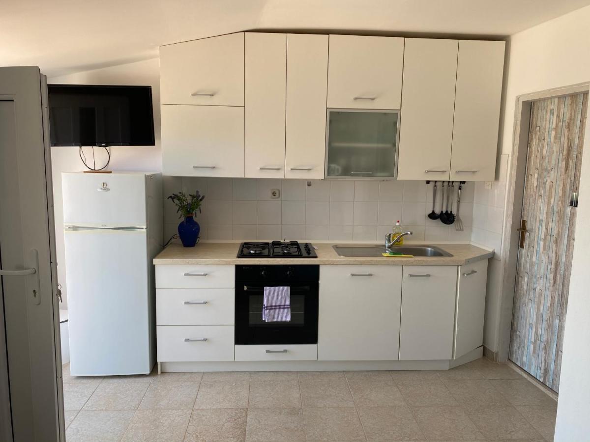 Beachfront Apartment Vir Εξωτερικό φωτογραφία