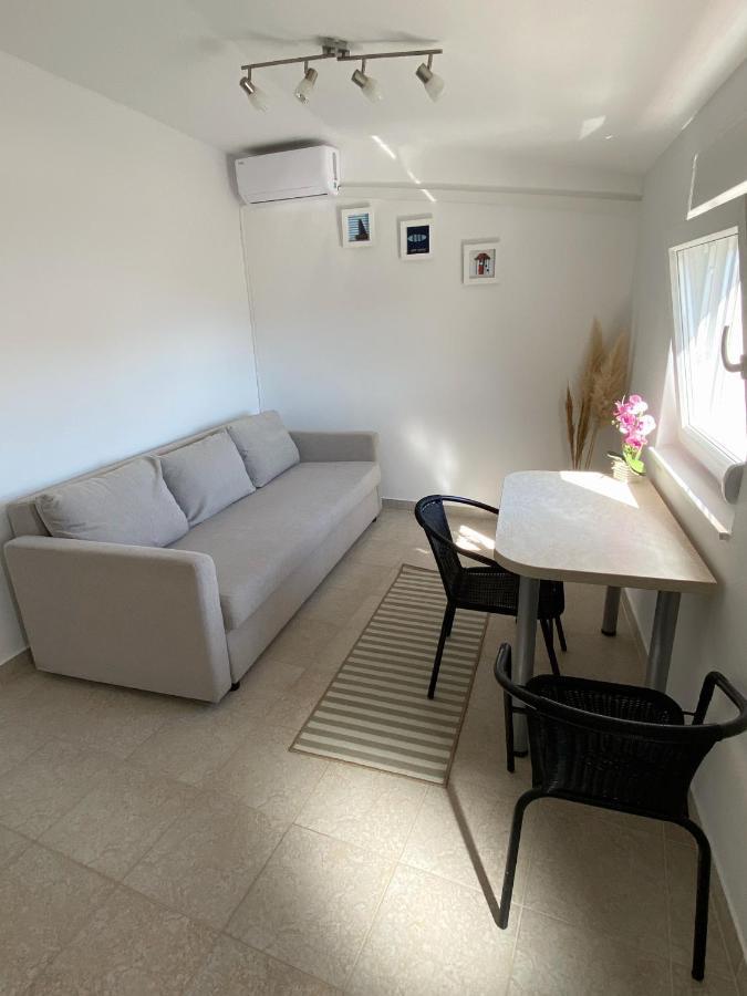 Beachfront Apartment Vir Εξωτερικό φωτογραφία